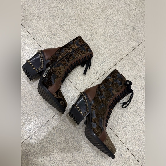 Chloe Rylee Baroque Velvet lace-up boots size 40 - Picture 3 of 7